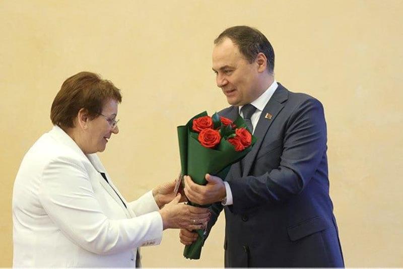 "Государственная награда - это символ доверия". Премьер-министр Беларуси вручил госнаграды "Государственная награда - это символ доверия". Премьер-министр Беларуси вручил госнаграды