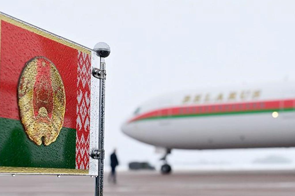 Александр Лукашенко направился с рабочим визитом в Российскую Федерацию Александр Лукашенко направился с рабочим визитом в Российскую Федерацию