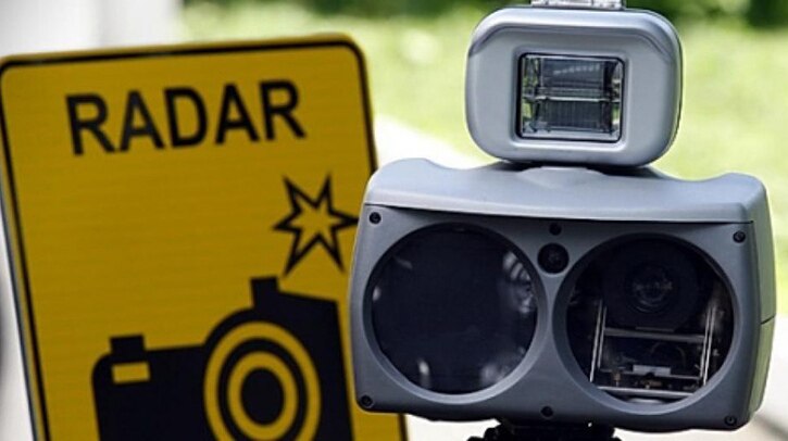 1 сентября на автодороге в Сморгонском районе работает мобильный датчик фиксации скорости