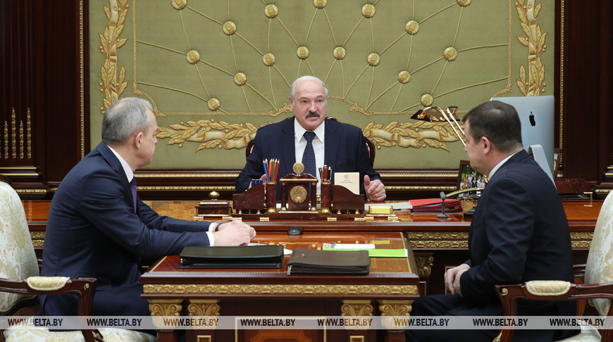 Лукашенко отреагировал на закрытие Россией границы с Беларусью и пояснил, почему не принимает подобных мер (+ВИДЕО)