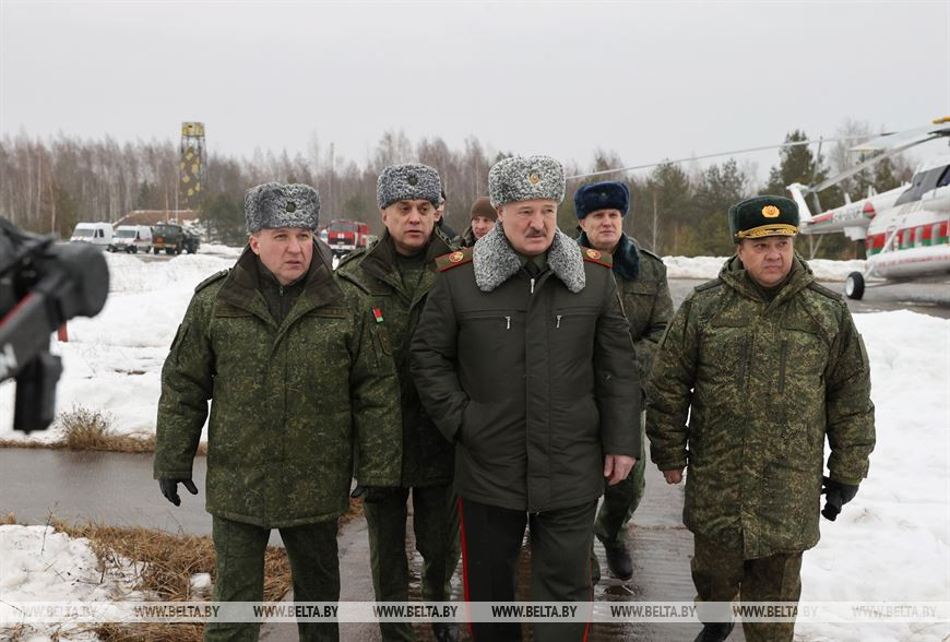 Александр Лукашенко посещает учение "Союзная решимость - 2022" на полигоне под Осиповичами