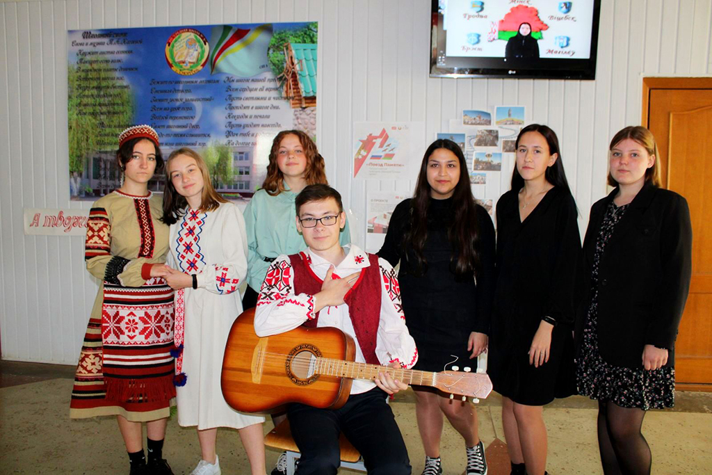 Беларускія песні і народныя танцы – на перапынках паміж урокамі