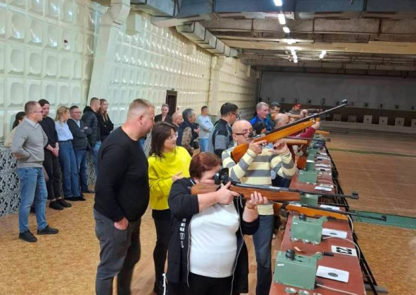 Председатель профкома ЗОСа Галина Лайковская победила в областном турнире по стрельбе Председатель профкома ЗОСа Галина Лайковская победила в областном турнире по стрельбе