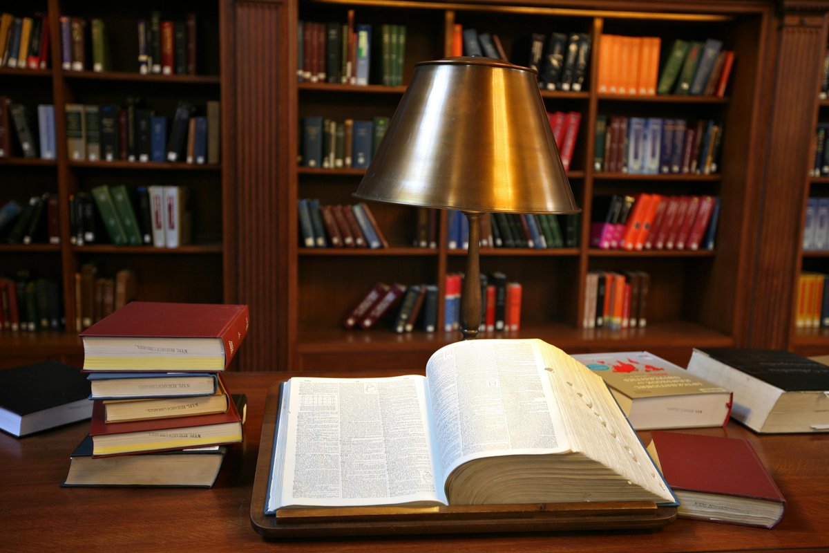 Сморгонской районная библиотека предлагает новинки правовой литературы