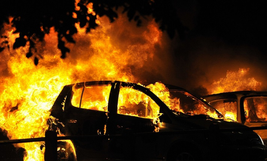 В Крево из-за замыкания проводки сгорел автомобиль
