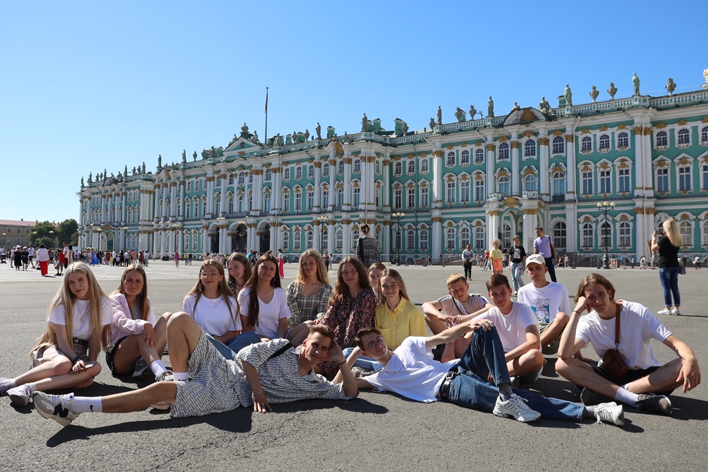 Под впечатлениями от Северной Венеции: юные сморгонцы побывали в Санкт- Петербурге