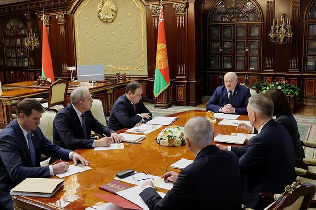 "Должно быть торжественно и содержательно". Подготовку к заседанию ВНС обсудили у Александра Лукашенко