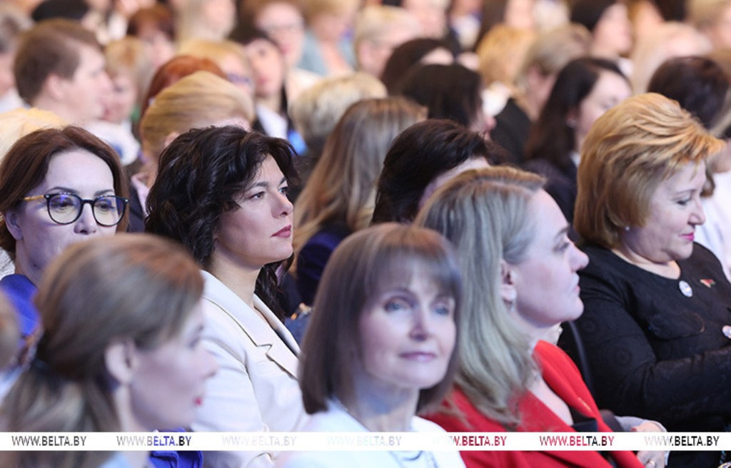 Лукашенко проводит встречу с активом Белорусского союза женщин
