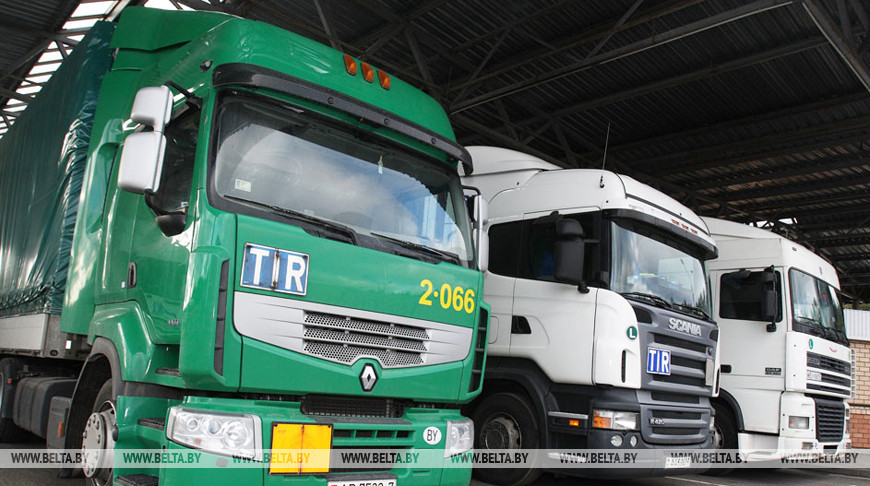 Правительство уточнило правила транзитных перевозок в условиях COVID-19