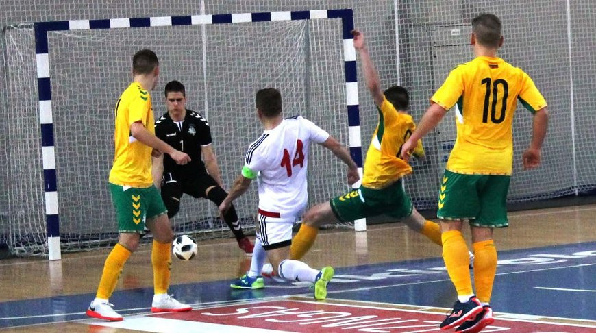 Сборная Беларуси по мини-футболу разгромила литовцев перед квалификацией ЧМ