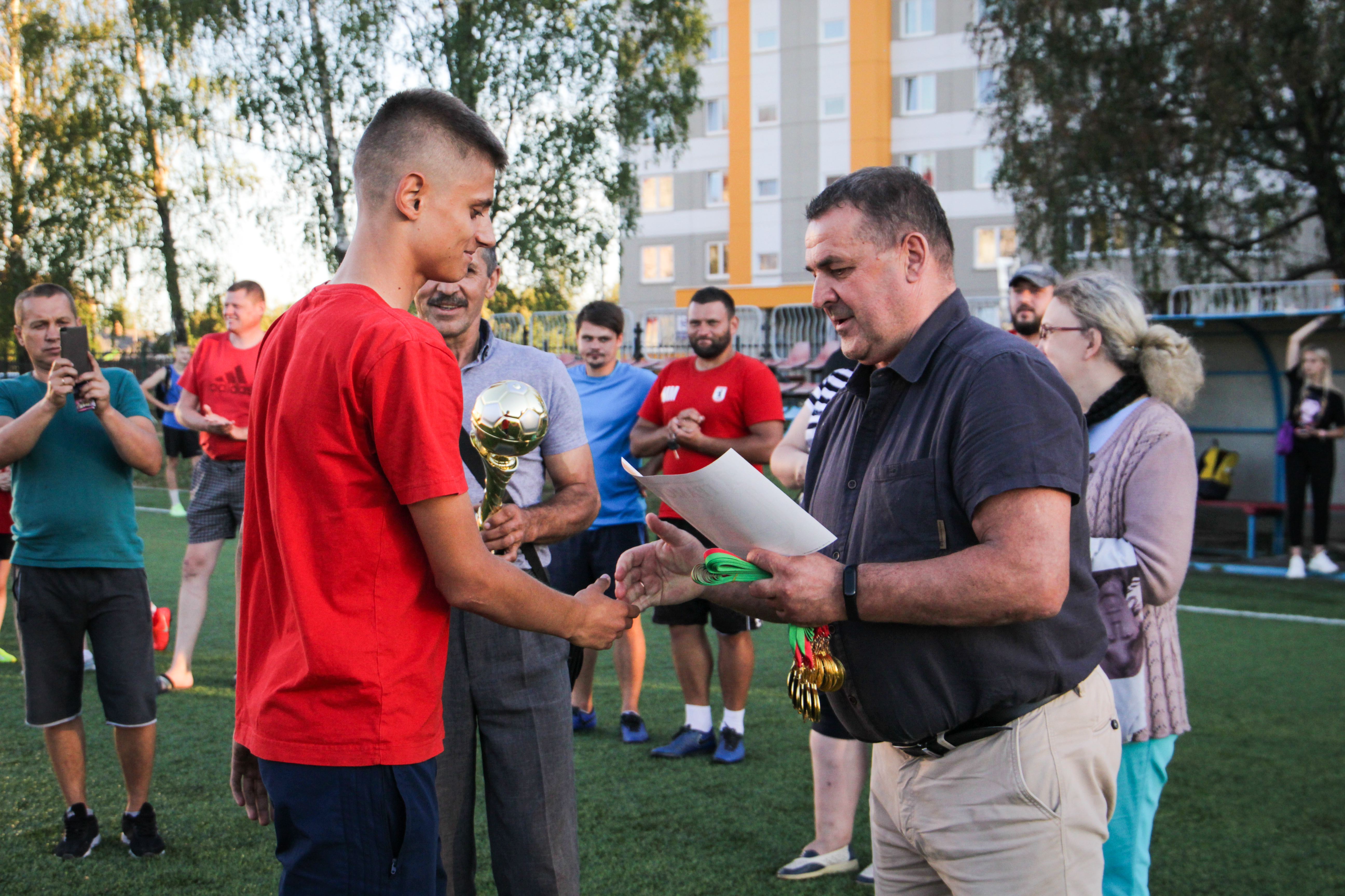 В Сморгони прошло закрытие турнира по футболу памяти Геннадия Мардаса
