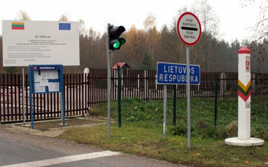 Литва запретила въезд легковых автомобилей из Беларуси и России