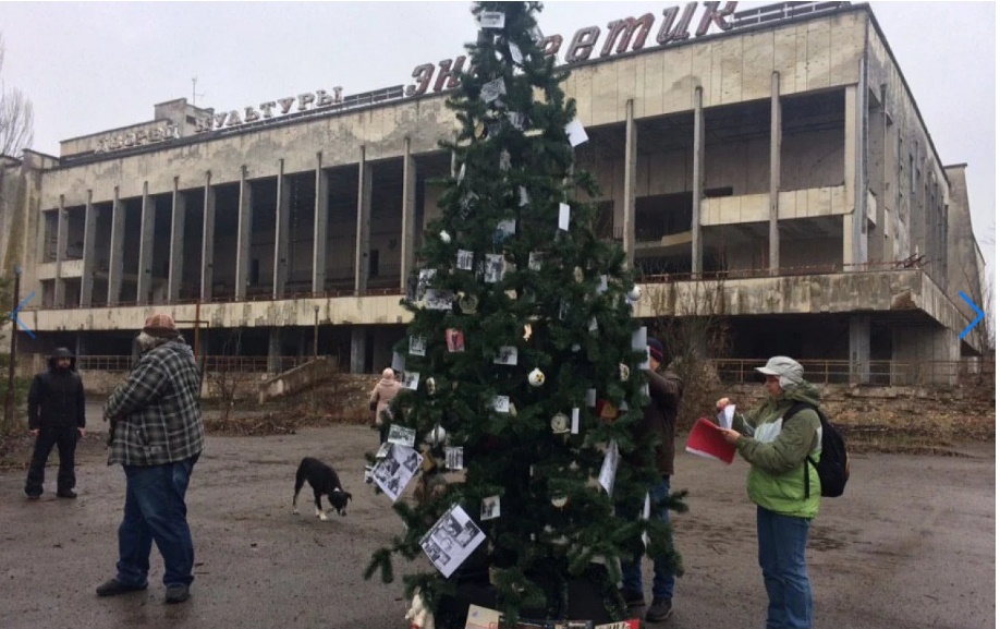 В Припяти впервые после аварии на ЧАЭС установили новогоднюю елку