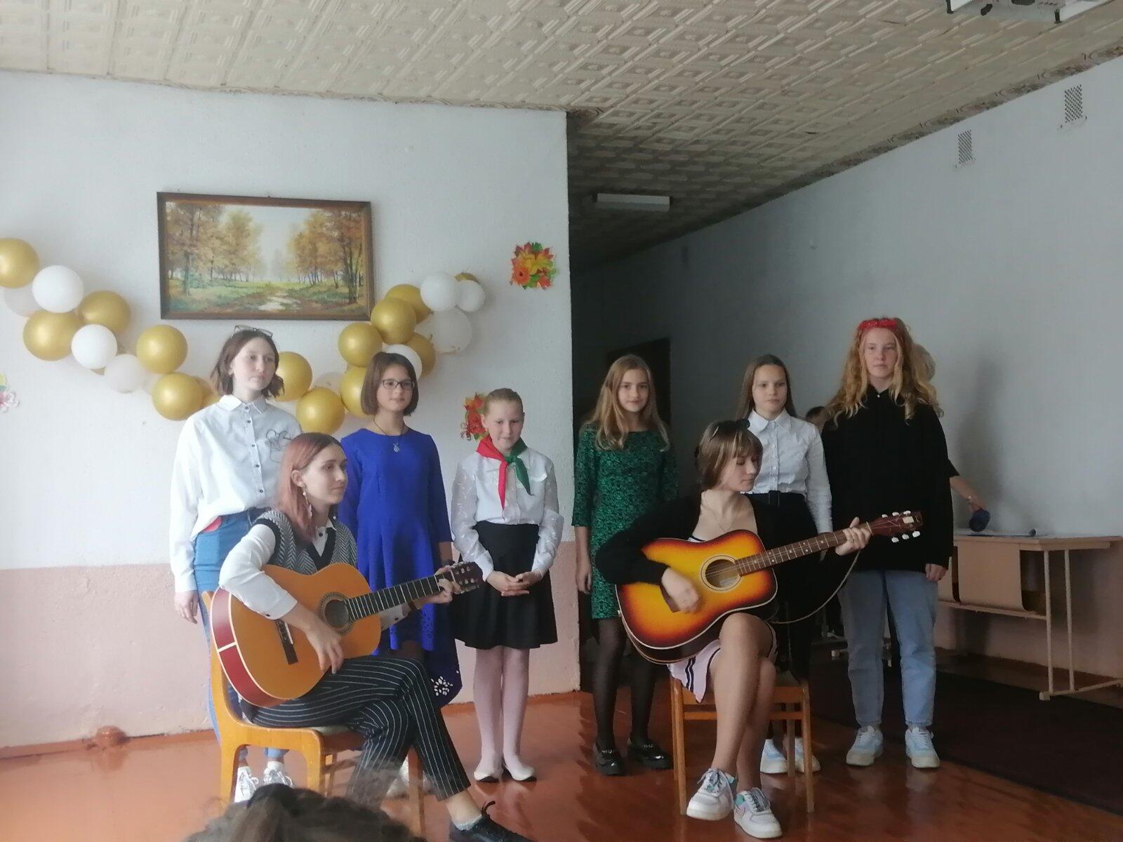 Праздничный концерт ко Дню учителя прошёл в Сыроваткинской БШ