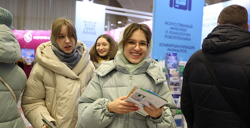 Молодежь о выставке "Беларусь интеллектуальная": такие экспозиции нужно организовывать чаще