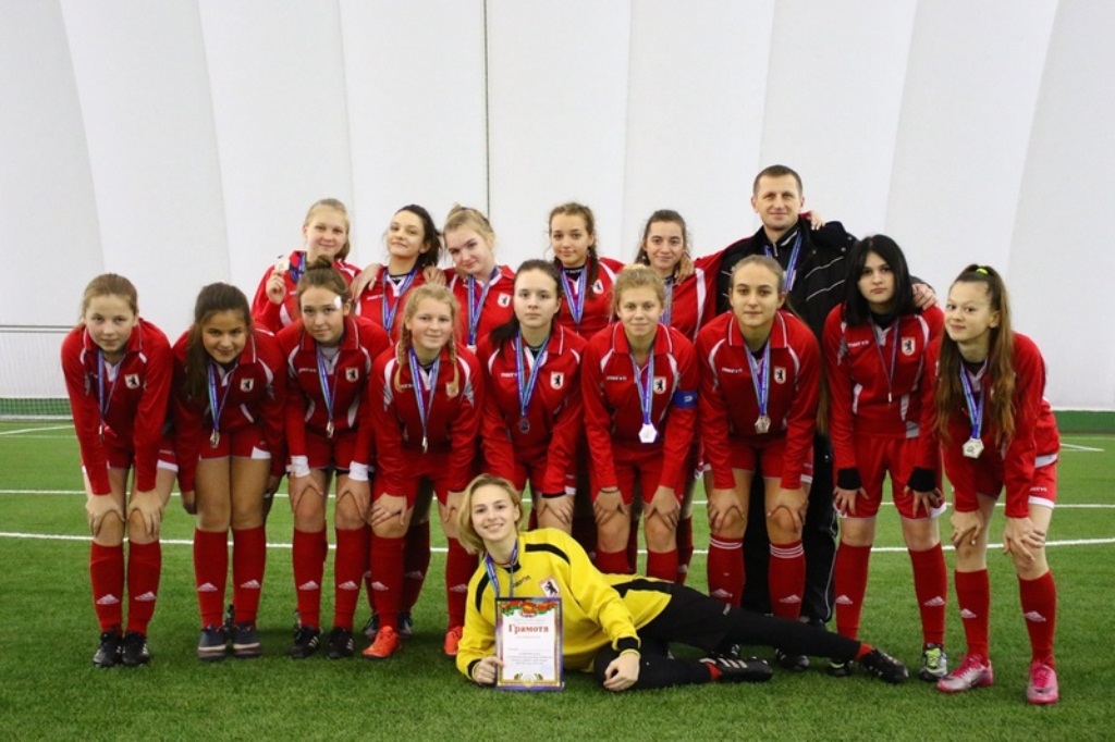 Женская команда из Сморгони стала серебряным призером областных олимпийских дней молодежи по футболу