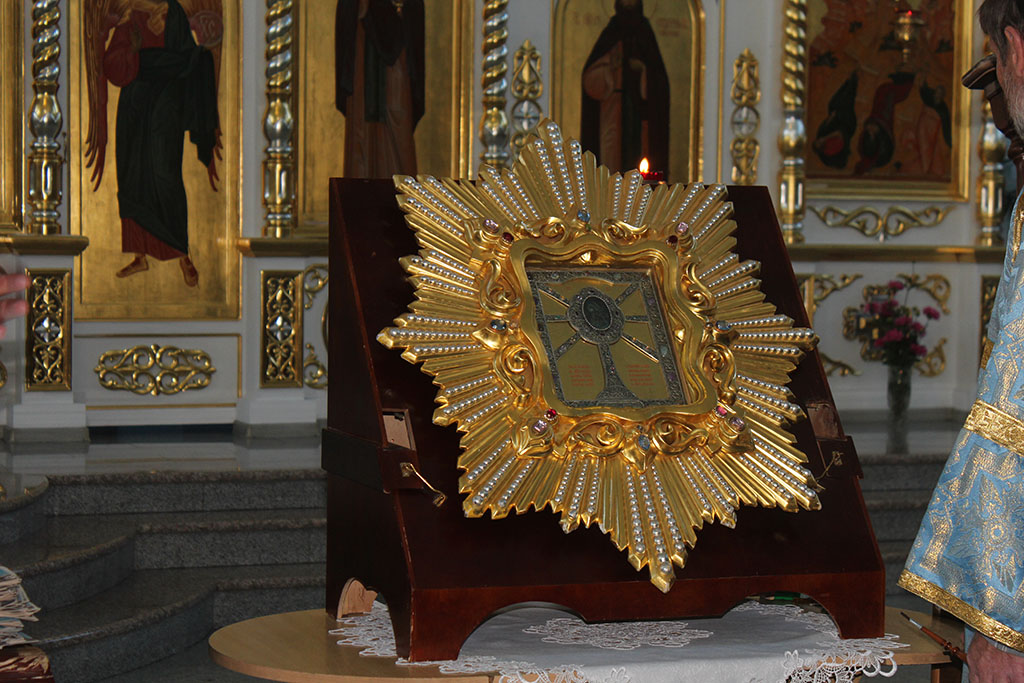  Годеновский крест и Жировичская икона Божией Матери прибыли в собор 