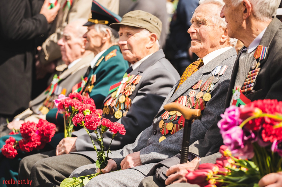 В Сморгонском районе участникам Великой Отечественной войны в преддверии 75-летия Великой Победы выплатили материальную помощь