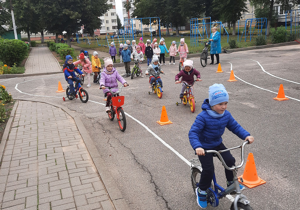 В  Сморгонском ДЦРР состоялся велопробег, посвященный Дню народного единства