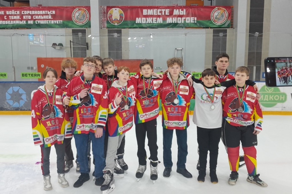Юные сморгонские хоккеисты стали призёрами областных соревнований «Золотая шайба»