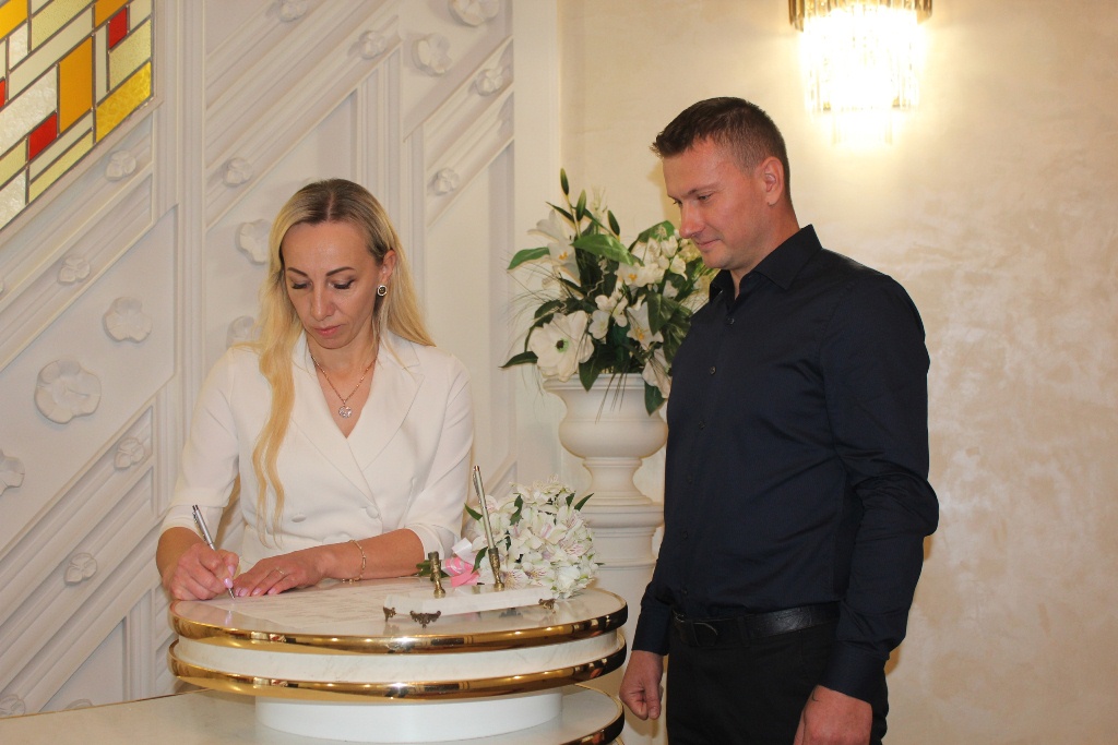Торжественные мероприятия прошли во Дворце бракосочетаний