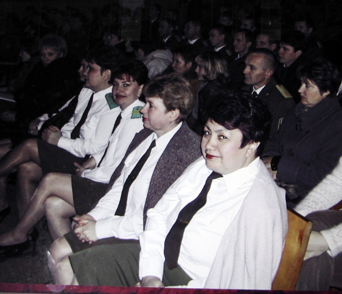 Зинаида Борисовна на концерте в клубе Сморгонского пограничного отряда 1997 год.jpg