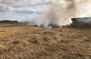 Сотрудники МЧС спасли от огня 1 тыс. тонн соломы в Сморгонском районе