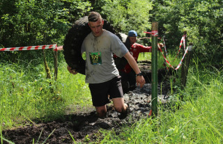 Соревнования по экстремальному бегу проходят на Сморгонщине