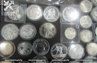 Коллекционные монеты и криптокошельки пытались незаконно ввезти в Беларусь из Польши
