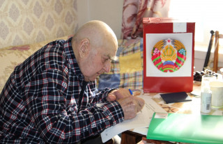 Самое главное – мирное небо над головой и родные рядом: Ветеран Великой Отечественной войны принял участие в референдуме