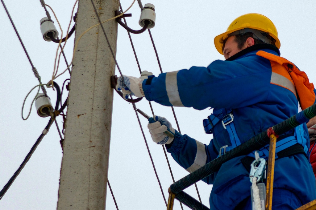 Зима – самое напряжённое время для работников РЭС Зима – самое напряжённое время для работников РЭС