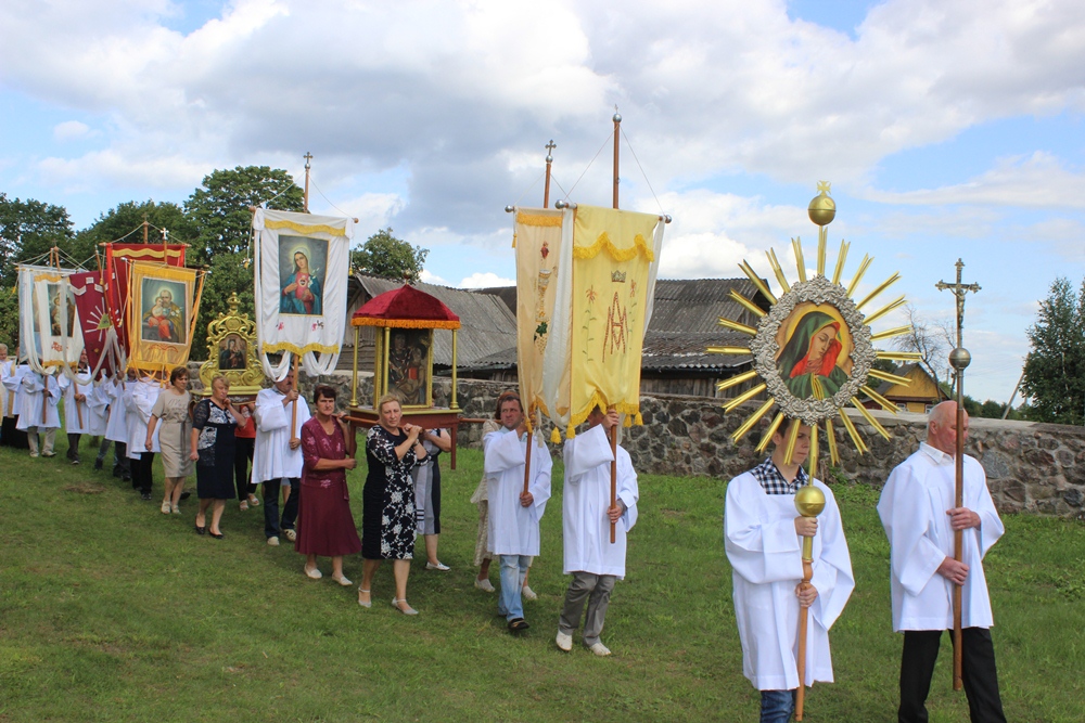 4 жніўня ў Данюшаве адбылася ўрачыстасць з нагоды 210-годдзя асвячэння касцёла і 30-годдзя вяртання святыні вернікам