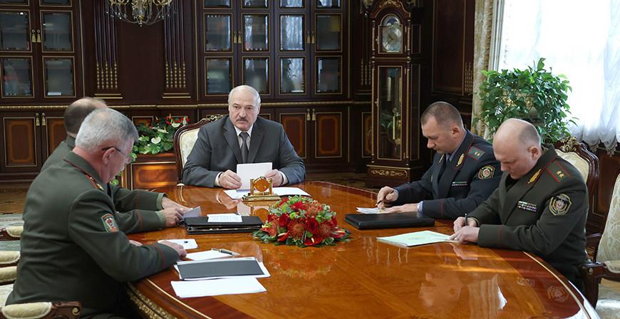 "Взяли курс на конфронтацию". Александр Лукашенко назвал неблагоприятной для Беларуси ситуацию в ряде сопредельных стран