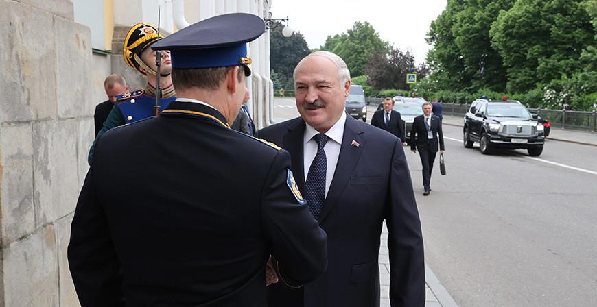 Александр Лукашенко прибыл в Кремль на саммит ЕАЭС