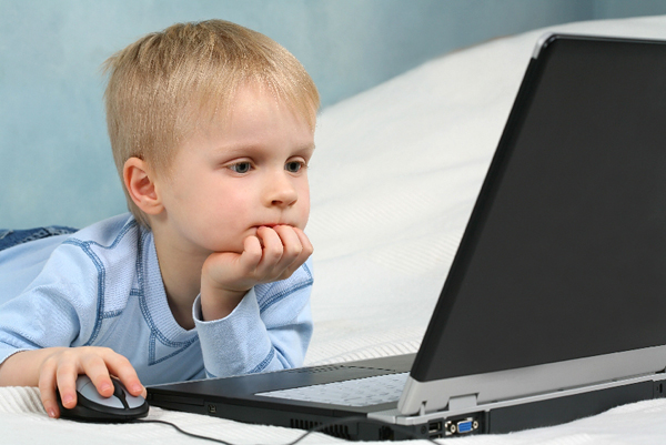Сморгонский врач рассказал, сколько ребенку можно находиться за компьютером