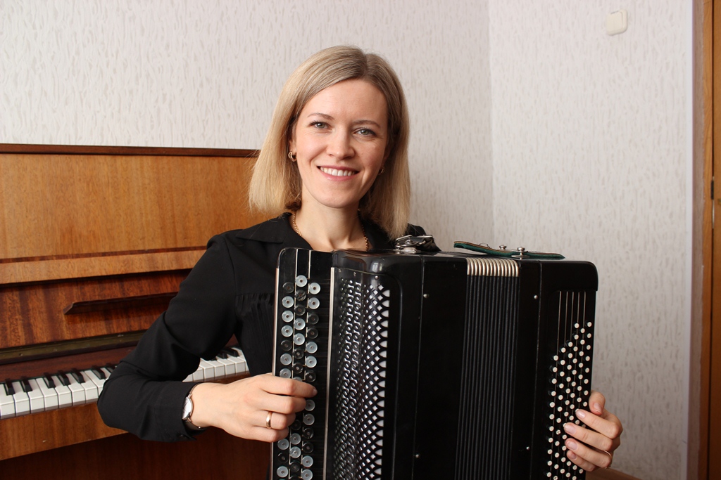 Оксана Пупкевич, окончив академию музыки вернулась в Сморгонь