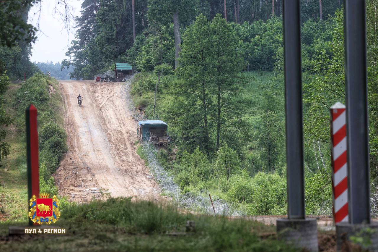 Говорить, не строить. Польша не успевает в срок возвести забор на границе с Беларусью