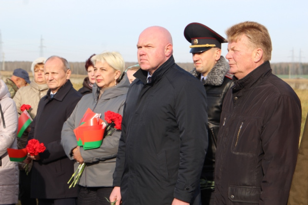 В аг. Солы перезахоронили останки 9 жертв войны, найденные вблизи д. Крапивно