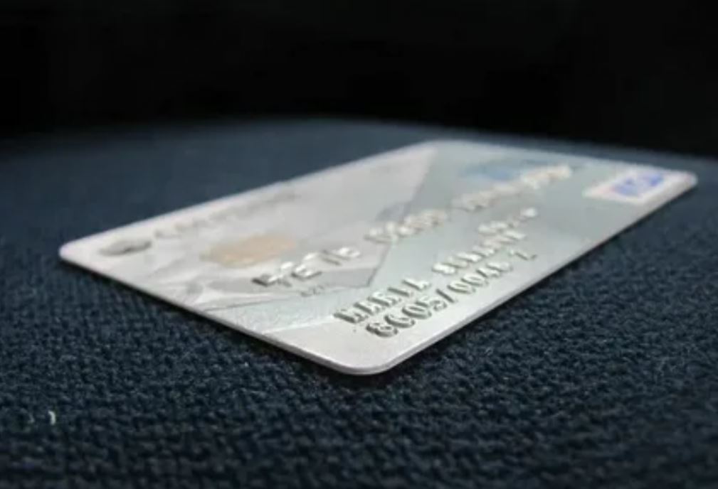 Кража денег с утерянной банковской карточки