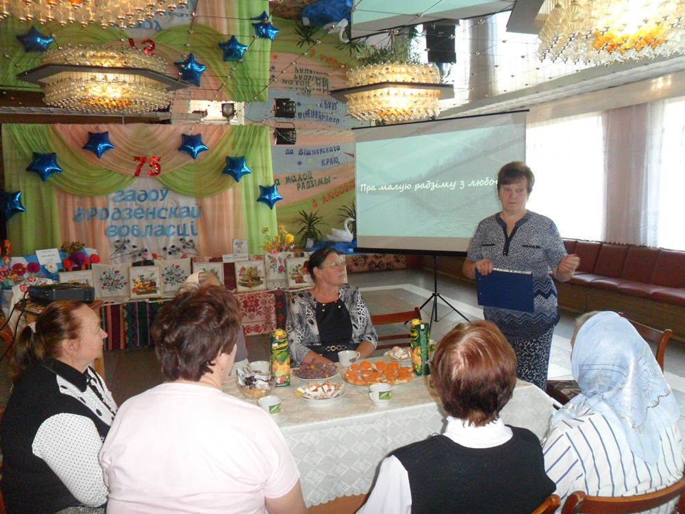 Посиделки с чаепитием, вкусной выпечкой и сладостями организовали для пенсионеров работники Вишневского Дома культуры