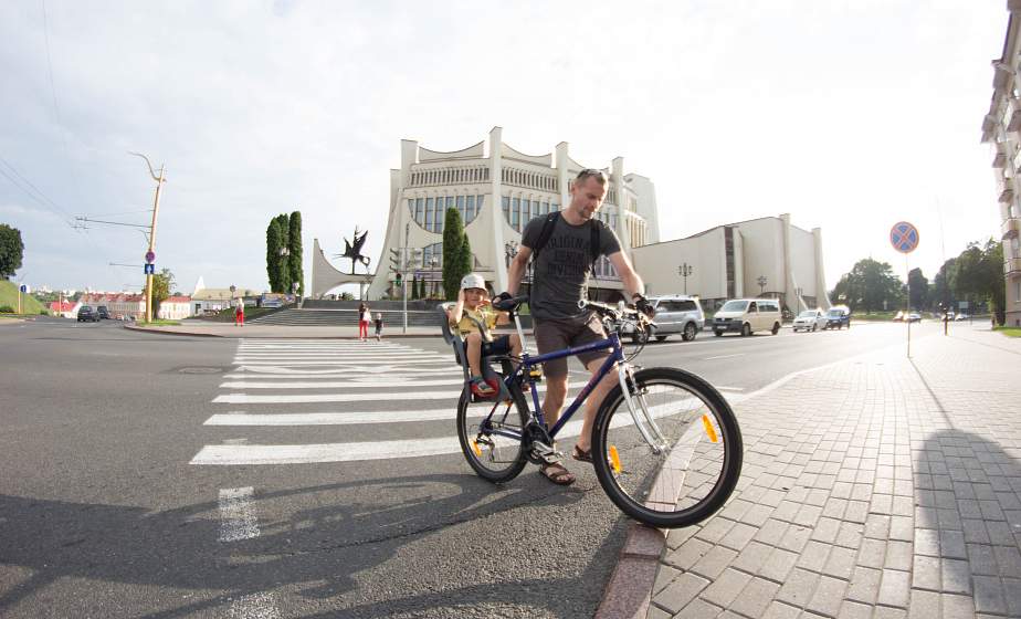 ГАИ напоминает велосипедистам правила поведения на дороге
