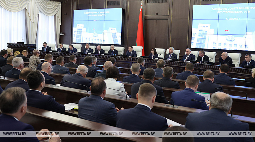 Головченко: в стране достигнут рекордно высокий уровень средней зарплаты