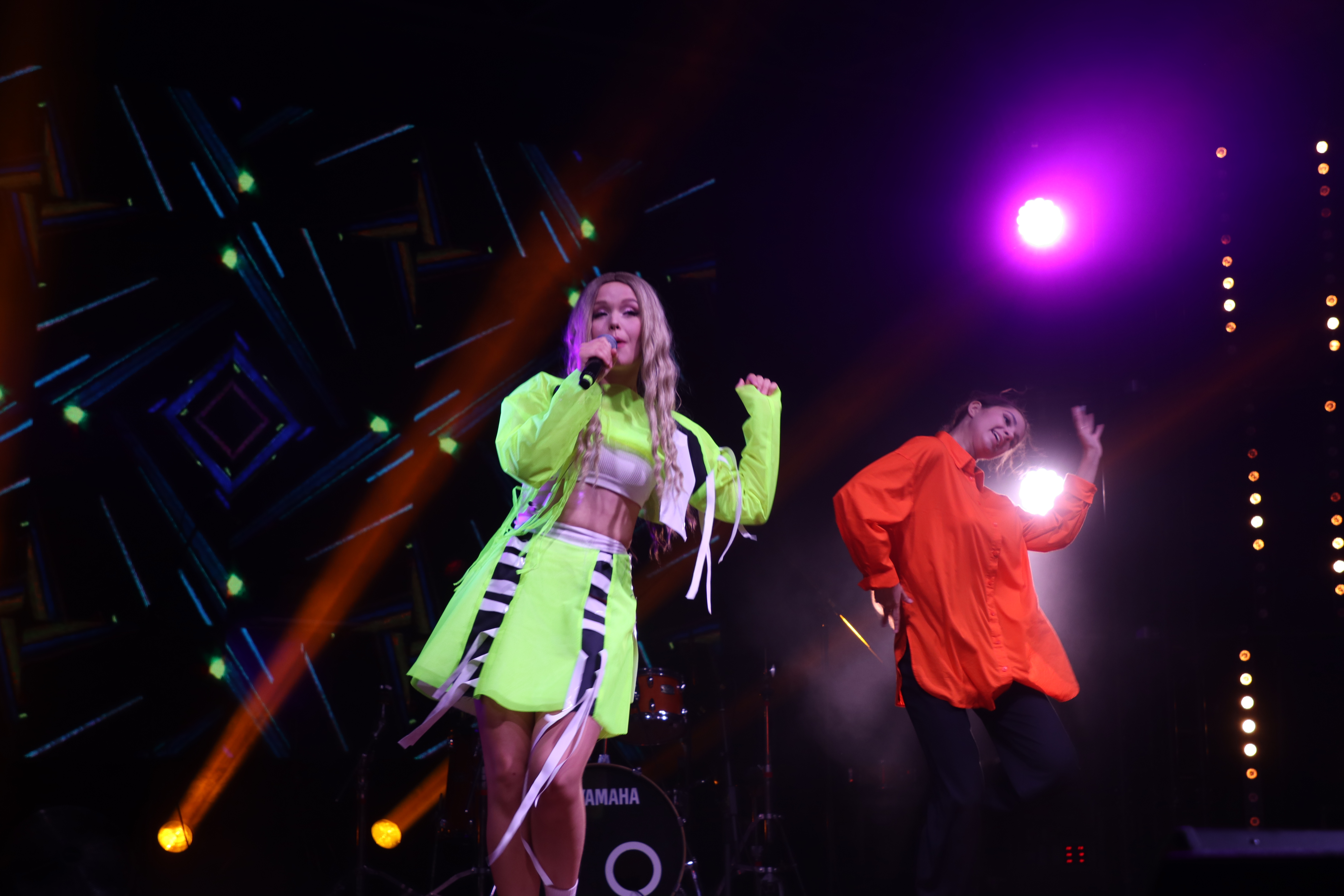 Андрей Панисов женился, у Анастасии Кравченко вышла новая песня, Иван Дятлов мечтает о маховике времени. Чем ещё поделились финалисты музыкального шоу «Х-Фактор Беларусь»