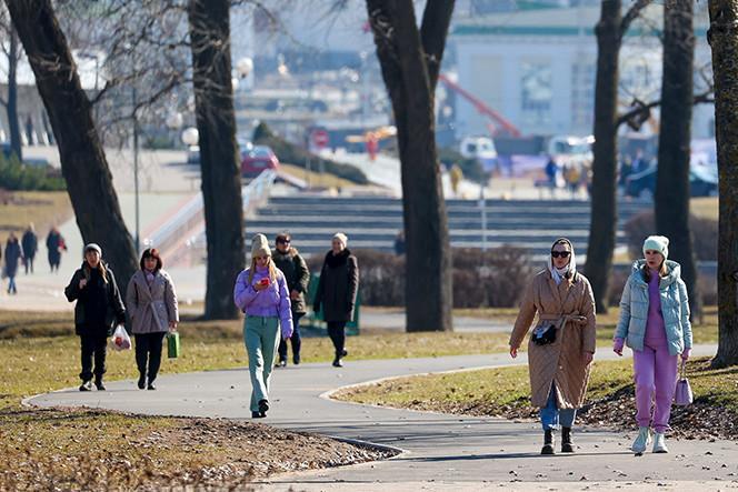 Как белорусы будут работать и отдыхать в апреле, рассказали в Минтруда