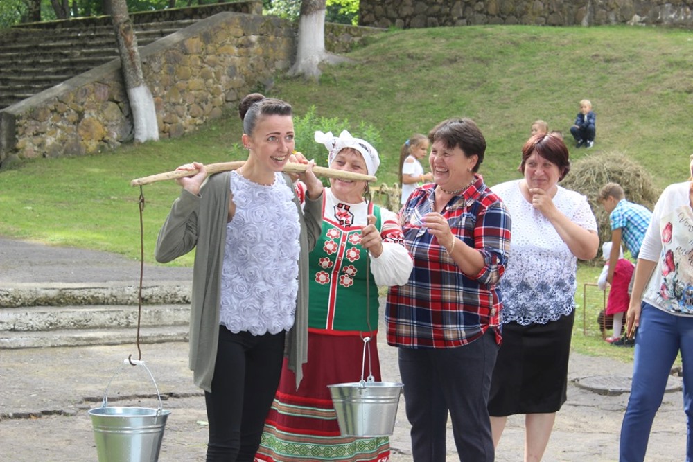 У “Кушлянскую талаку” сабраліся людзі з суседніх вёсак і гарадоў