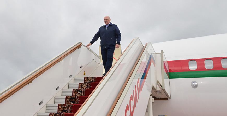 Александр Лукашенко прибыл в Москву. Вечером в Кремле пройдут переговоры с Владимиром Путиным по интеграционному пакету