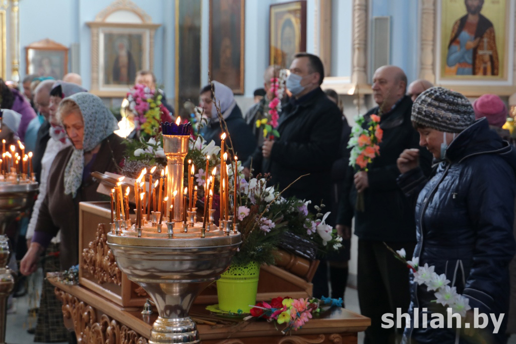 Православные верующие отмечают Вербное воскресенье (+Видео)