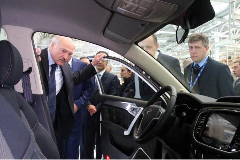 "Это будет самая большая реклама". Как мечта Александра Лукашенко превратила "Джили" в народный автомобиль