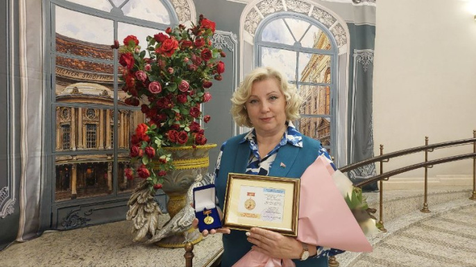 Вероника БУРИНСКАЯ - «Отличник образования» 