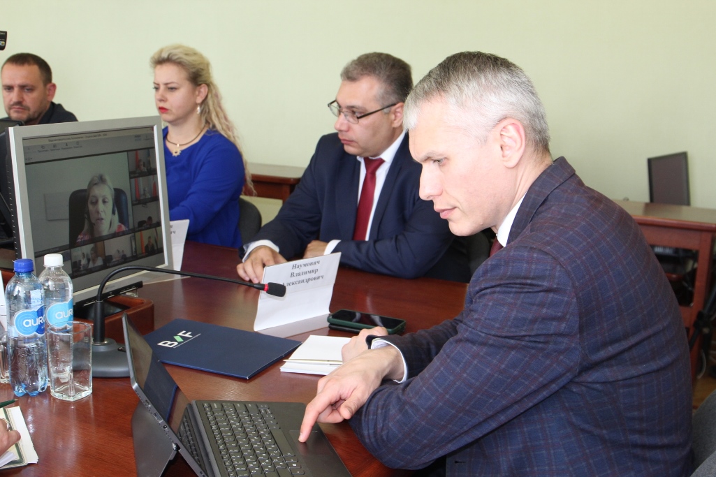 Заместитель Министра экономики Владимир Наумович пообщался с представителями бизнеса Сморгонщины